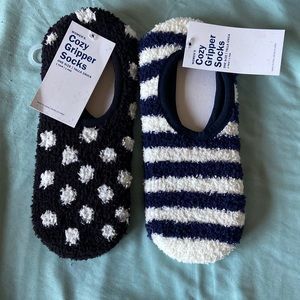 Old Navy Women’s Cozy Gripper Socks